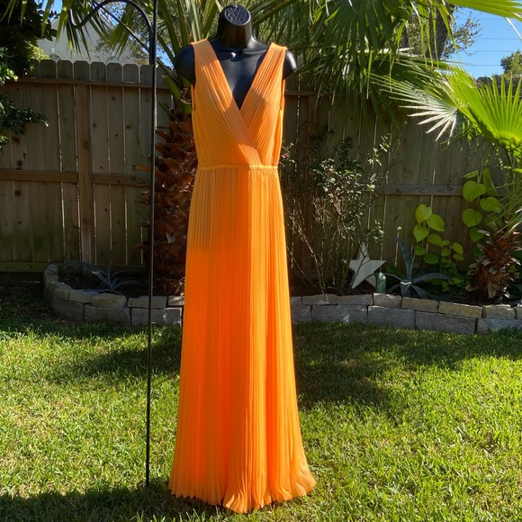 Halston Heritage Dress in Tangerine 🧡 size 6 - Picture 1 of 4